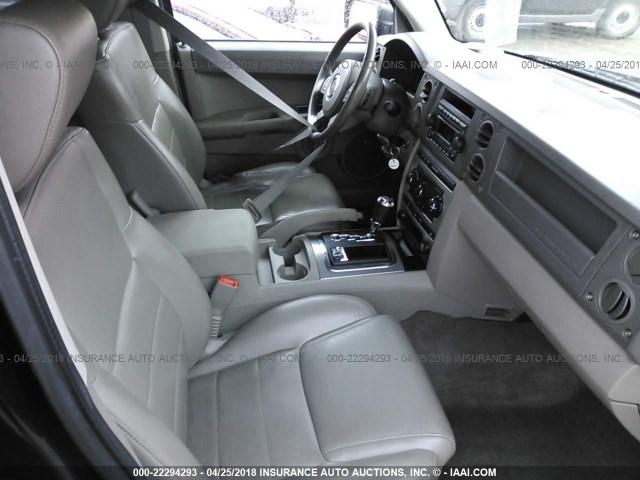 1J8HG48P27C550809 - 2007 JEEP COMMANDER BLACK photo 5