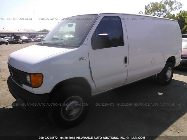 1FTSE34L65HA86665 - 2005 FORD ECONOLINE E350 SUPER DUTY VAN WHITE photo 2