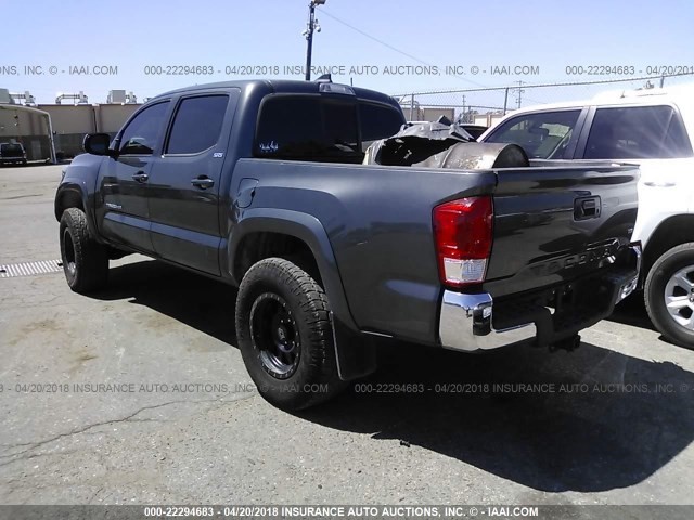 3TMAZ5CN1HM031264 - 2017 TOYOTA TACOMA DBL CAB/SR5/TRD SPORT/OR GRAY photo 3