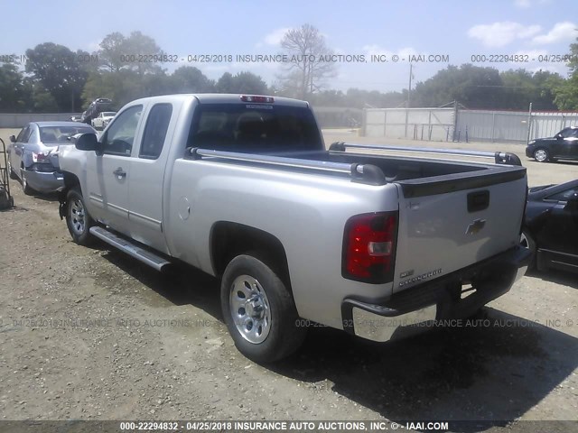 1GCRCREA3BZ312669 - 2011 CHEVROLET SILVERADO C1500  LS SILVER photo 3