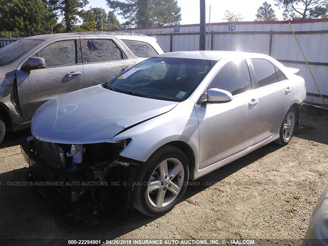 4T1BF1FK6EU428771 - 2014 TOYOTA CAMRY L/SE/LE/XLE SILVER photo 2