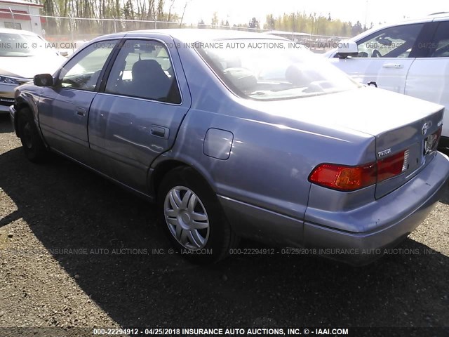 JT2BG22KXY0458888 - 2000 TOYOTA CAMRY CE/LE/XLE BLUE photo 3