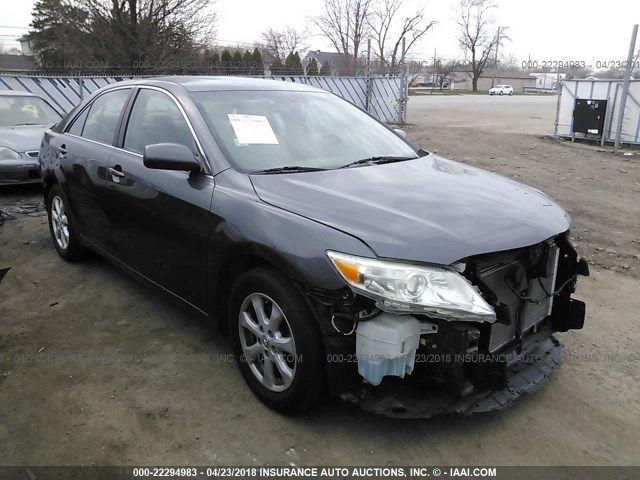4T4BF3EK6BR117694 - 2011 TOYOTA CAMRY SE/LE/XLE 灰色 照片 1