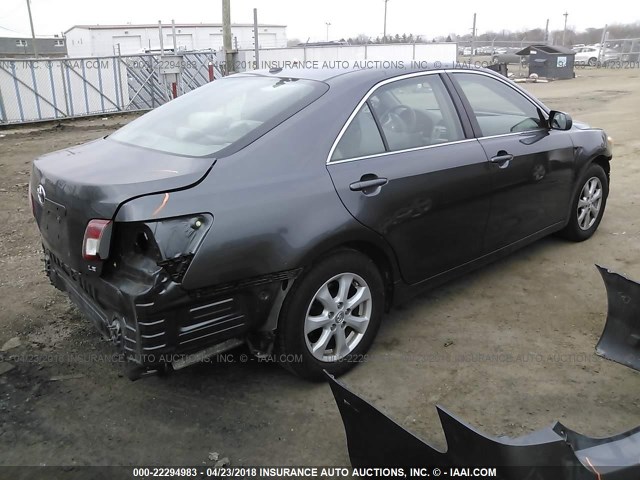 4T4BF3EK6BR117694 - 2011 TOYOTA CAMRY SE/LE/XLE GRAY photo 4