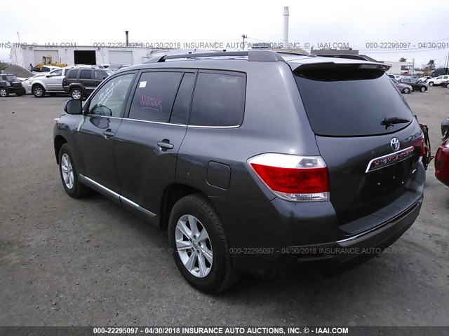 5TDBK3EH2CS131001 - 2012 TOYOTA HIGHLANDER SE GRAY photo 3