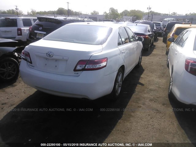 4T1BF3EK5BU714605 - 2011 TOYOTA CAMRY SE/LE/XLE WHITE photo 4