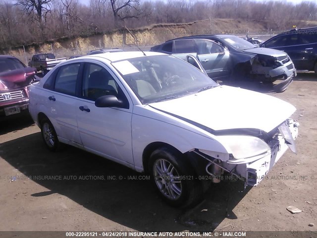 1FAFP34N57W131418 - 2007 FORD FOCUS ZX4/S/SE/SES WHITE photo 1