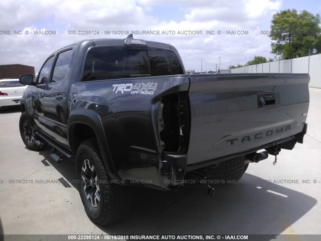 5TFCZ5AN6JX122350 - 2018 TOYOTA TACOMA DBL CAB/SR/TRDSPT/OR/PRO ნაცრისფერი ფოტო 3