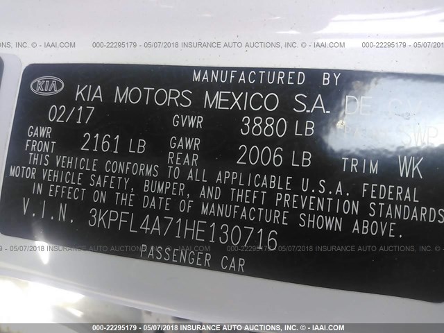 3KPFL4A71HE130716 - 2017 KIA FORTE LX/S WHITE photo 9