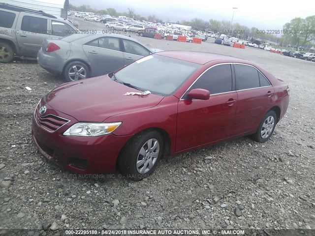 4T4BF3EKXAR001915 - 2010 TOYOTA CAMRY SE/LE/XLE RED photo 2