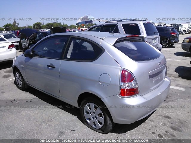 KMHCM36C09U129426 - 2009 HYUNDAI ACCENT GS SILVER photo 3