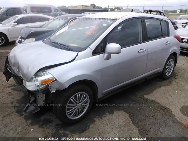 3N1BC1CP7AL353048 - 2010 NISSAN VERSA S/SL SILVER photo 2