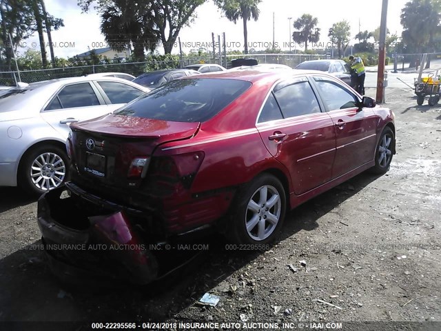 4T1BK46K88U062698 - 2008 TOYOTA CAMRY LE/XLE/SE წითელი ფოტო 4
