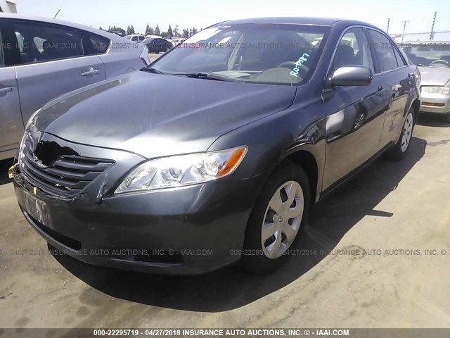 4T1BE46K97U642208 - 2007 TOYOTA CAMRY NEW GENERAT CE/LE/XLE/SE GRAY photo 2