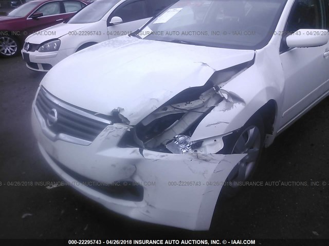 1N4AL21E28C179370 - 2008 NISSAN ALTIMA 2.5/2.5S WHITE photo 6