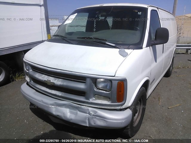 1GCGG25R7X1141567 - 1999 CHEVROLET EXPRESS G2500  WHITE photo 2