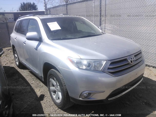 5TDDK3EH1DS245517 - 2013 TOYOTA HIGHLANDER LIMITED SILVER photo 1