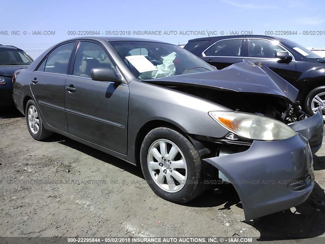 4T1BF30K52U531289 - 2002 TOYOTA CAMRY LE/XLE/SE 灰色 照片 1