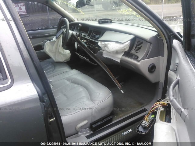 1LNLM81W4VY662526 - 1997 LINCOLN TOWN CAR EXECUTIVE Türkis Foto 5