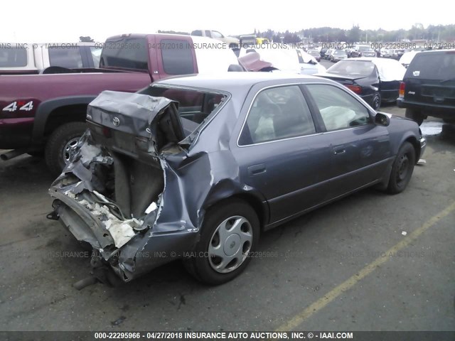 JT2BF22K6W0115432 - 1998 TOYOTA CAMRY CE/LE/XLE GRAY photo 4