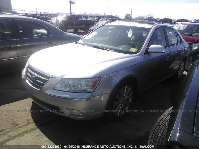 5NPEU46F49H509697 - 2009 HYUNDAI SONATA SE/LIMITED SILVER photo 2