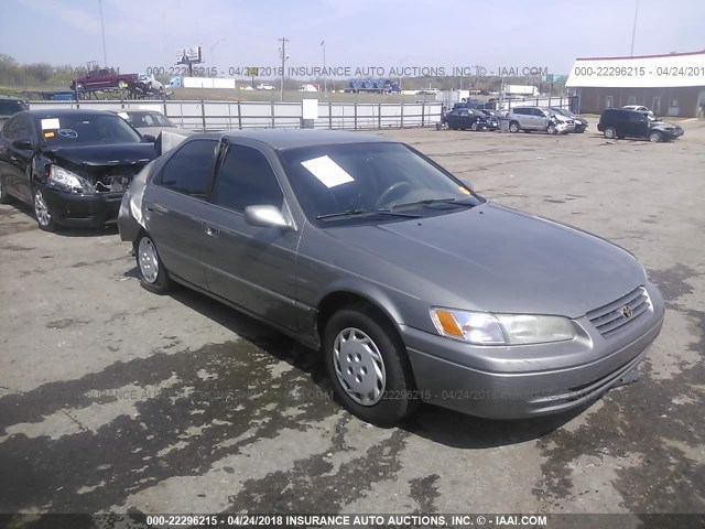 4T1BG22K5VU173796 - 1997 TOYOTA CAMRY CE/LE/XLE 灰色 照片 1