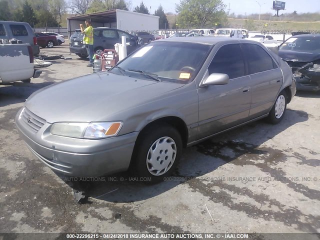 4T1BG22K5VU173796 - 1997 TOYOTA CAMRY CE/LE/XLE 灰色 照片 2