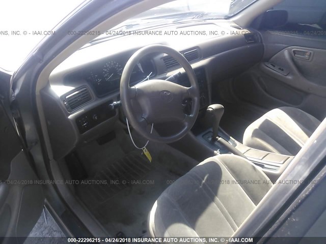 4T1BG22K5VU173796 - 1997 TOYOTA CAMRY CE/LE/XLE 灰色 照片 5