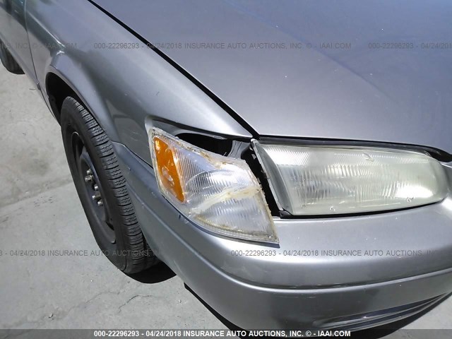 4T1BG22K1WU240220 - 1998 TOYOTA CAMRY CE/LE/XLE 棕色 照片 6