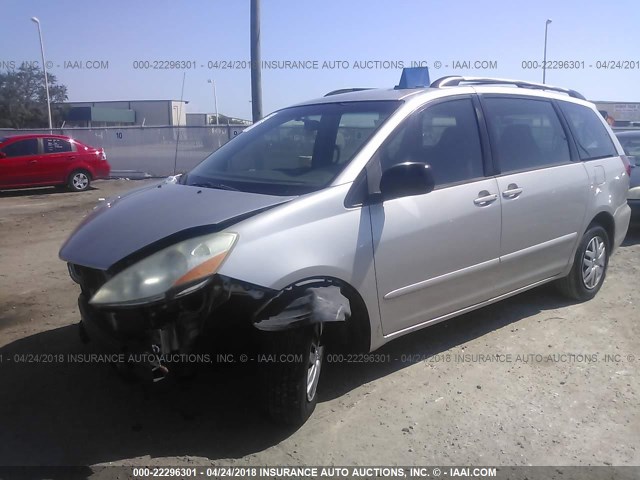 5TDZK23C98S136283 - 2008 TOYOTA SIENNA CE/LE SILVER photo 2