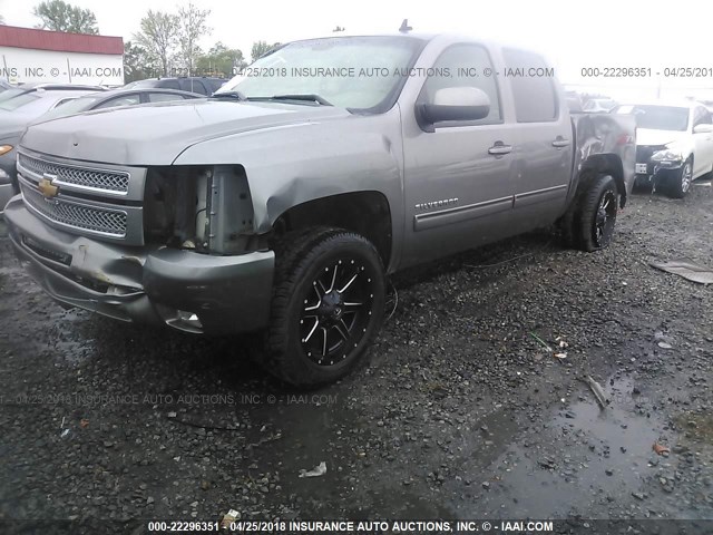 3GCPKSE74DG354406 - 2013 CHEVROLET SILVERADO K1500 LT GRAY photo 2