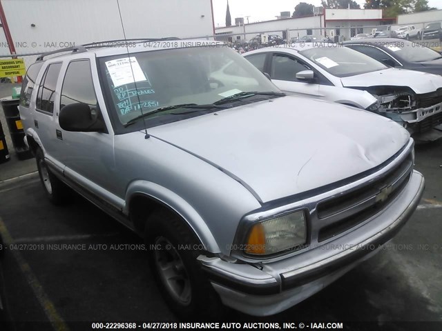 1GNCS13W9T2290297 - 1996 CHEVROLET BLAZER SILVER photo 1