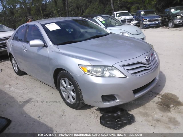 4T1BF3EK6AU066058 - 2010 TOYOTA CAMRY SE/LE/XLE SILVER photo 1