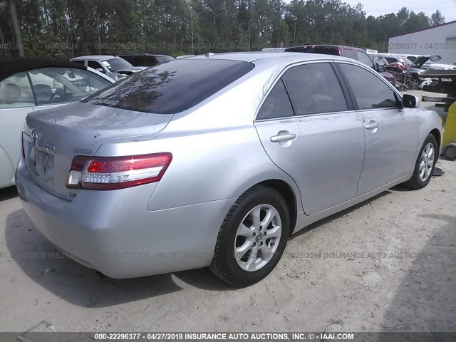 4T1BF3EK6AU066058 - 2010 TOYOTA CAMRY SE/LE/XLE SILVER photo 4
