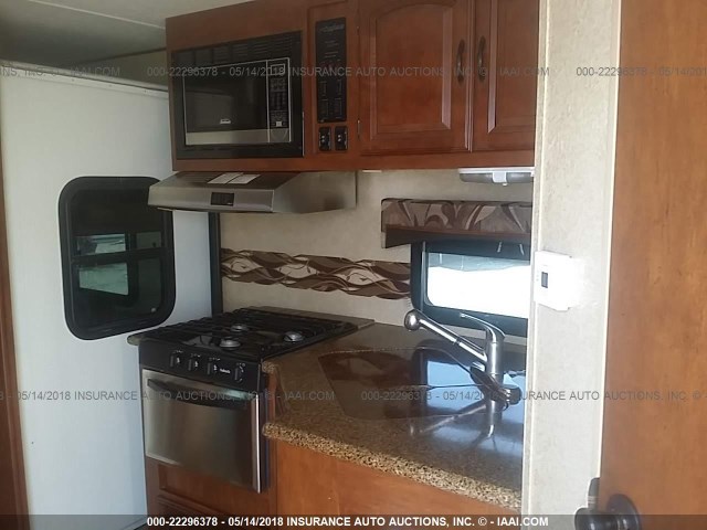 4X4TVCH20CU100709 - 2012 FOREST RIVER 35FT  白色 照片 6