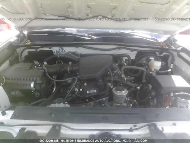 5TFSX5ENXHX047433 - 2017 TOYOTA TACOMA ACCESS CAB/SR/SR5 თეთრი ფოტო 10