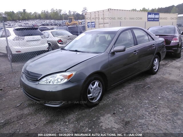 4T1BE32K74U831998 - 2004 TOYOTA CAMRY LE/XLE/SE ნაცრისფერი ფოტო 2