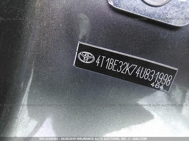 4T1BE32K74U831998 - 2004 TOYOTA CAMRY LE/XLE/SE ნაცრისფერი ფოტო 9