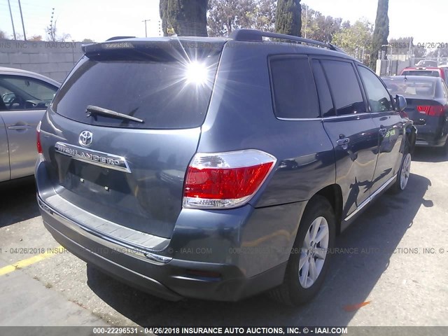 5TDZK3EH7CS062546 - 2012 TOYOTA HIGHLANDER SE BLUE photo 4