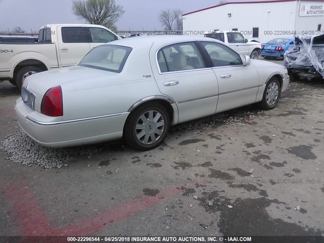 1LNHM82W55Y668601 - 2005 LINCOLN TOWN CAR SIGNATURE LIMITED TAN photo 4