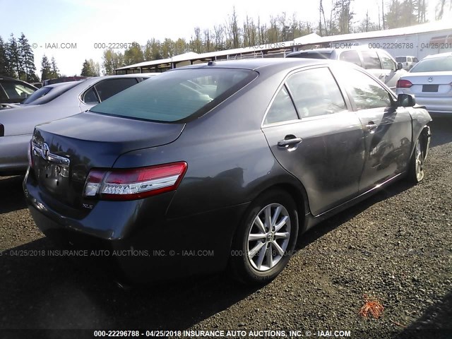 4T4BF3EKXBR117343 - 2011 TOYOTA CAMRY SE/LE/XLE GRAY photo 4