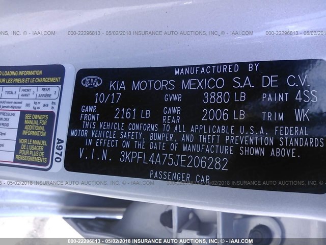 3KPFL4A75JE206282 - 2018 KIA FORTE LX/S SILVER photo 9