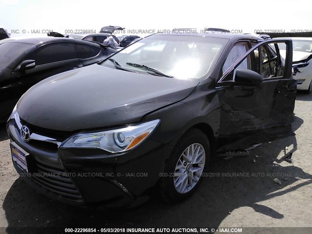 4T4BF1FK1GR555078 - 2016 TOYOTA CAMRY LE/XLE/SE/XSE 黑色 照片 2