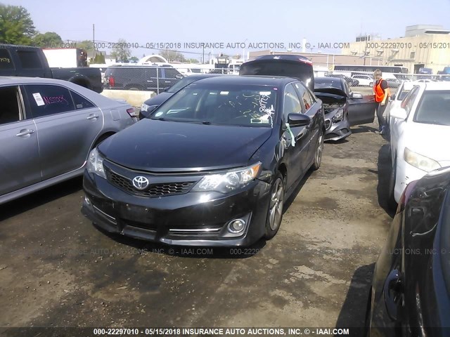 4T1BF1FKXEU861929 - 2014 TOYOTA CAMRY L/SE/LE/XLE 黑色 照片 2