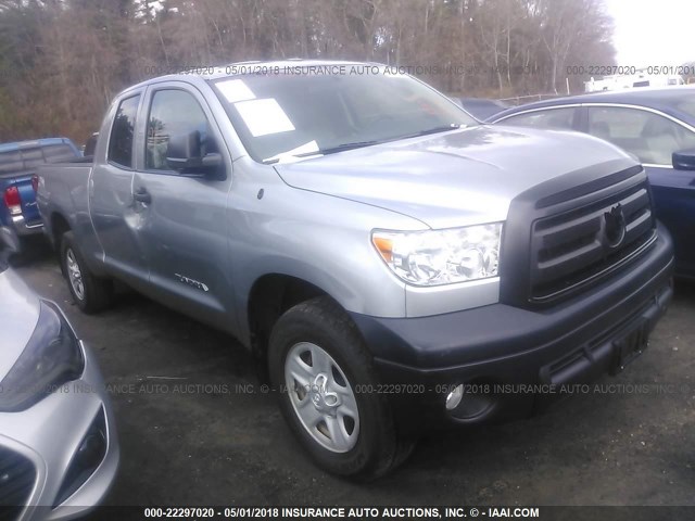 5TFUM5F12DX045831 - 2013 TOYOTA TUNDRA DOUBLE CAB SR5 SILVER photo 1