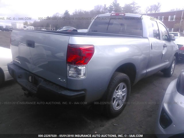 5TFUM5F12DX045831 - 2013 TOYOTA TUNDRA DOUBLE CAB SR5 SILVER photo 4