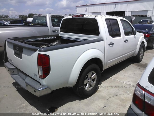 1N6AD0ER5DN721064 - 2013 NISSAN FRONTIER S/SV/SL/PRO-4X WHITE photo 4