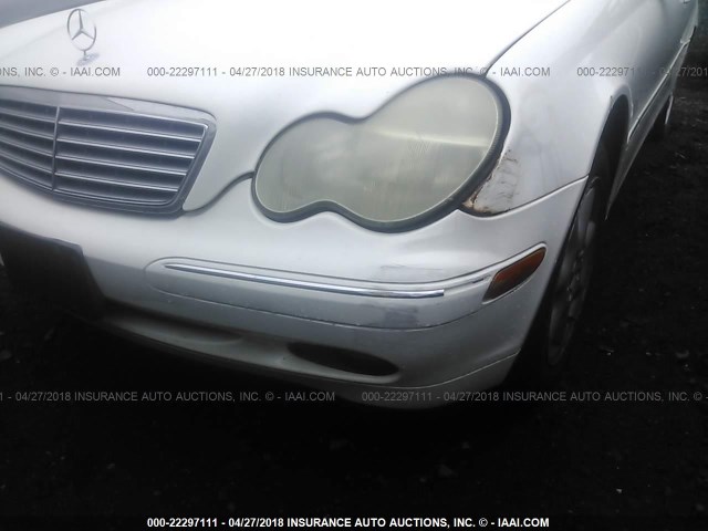 WDBRF64J42F257463 - 2002 MERCEDES-BENZ C 320 WHITE photo 6