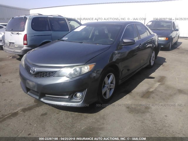 4T1BF1FK4CU096228 - 2012 TOYOTA CAMRY SE/LE/XLE 灰色 照片 2