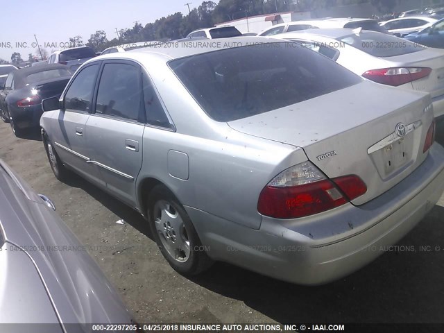 4T1BF28B74U373815 - 2004 TOYOTA AVALON XL/XLS SILVER photo 3